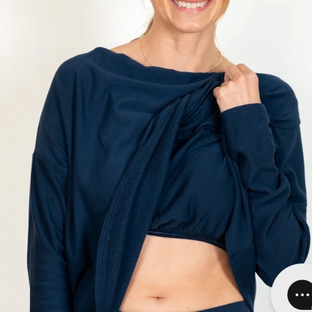 J.J. Winks "Sweater Weather"  Navy Blue Top size M. Built in bra View 5